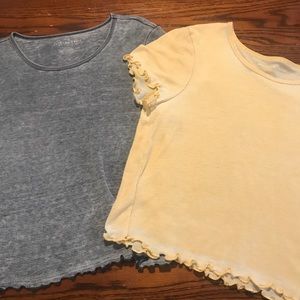 *bundle of two American Eagle shirts*